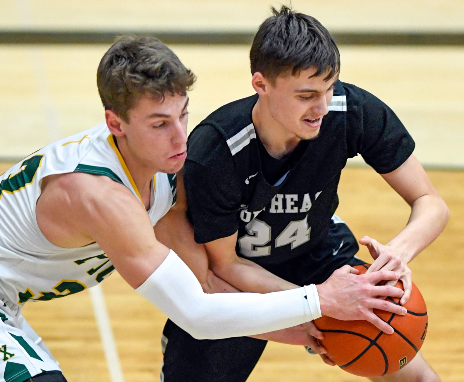 Lincoln Northeast vs. Lincoln Pius X